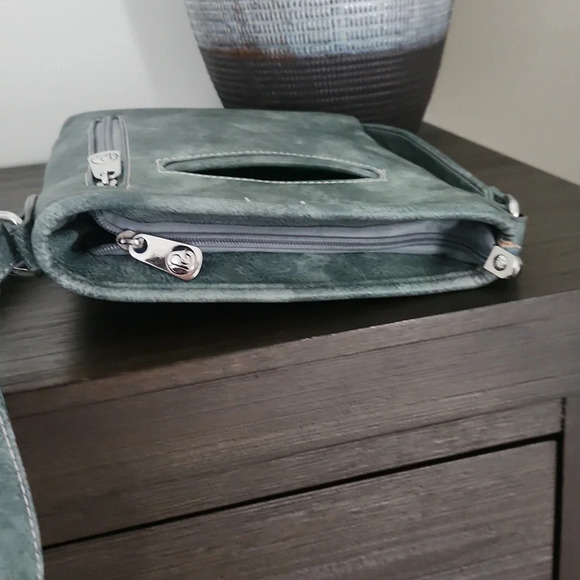 - P&G Tribal Print Crossbody Bag - Picture 5 of 10